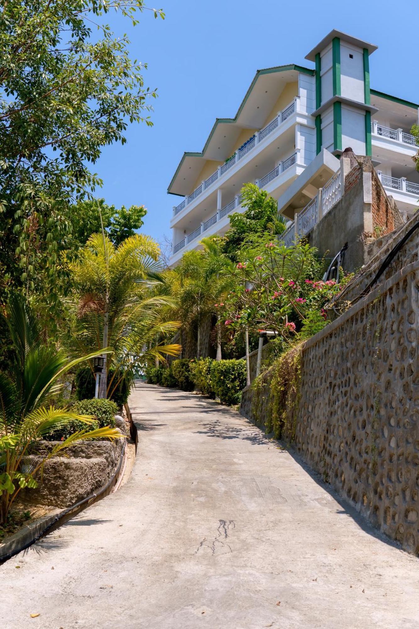 Hotel Green Prundi Labuan Bajo Dış mekan fotoğraf